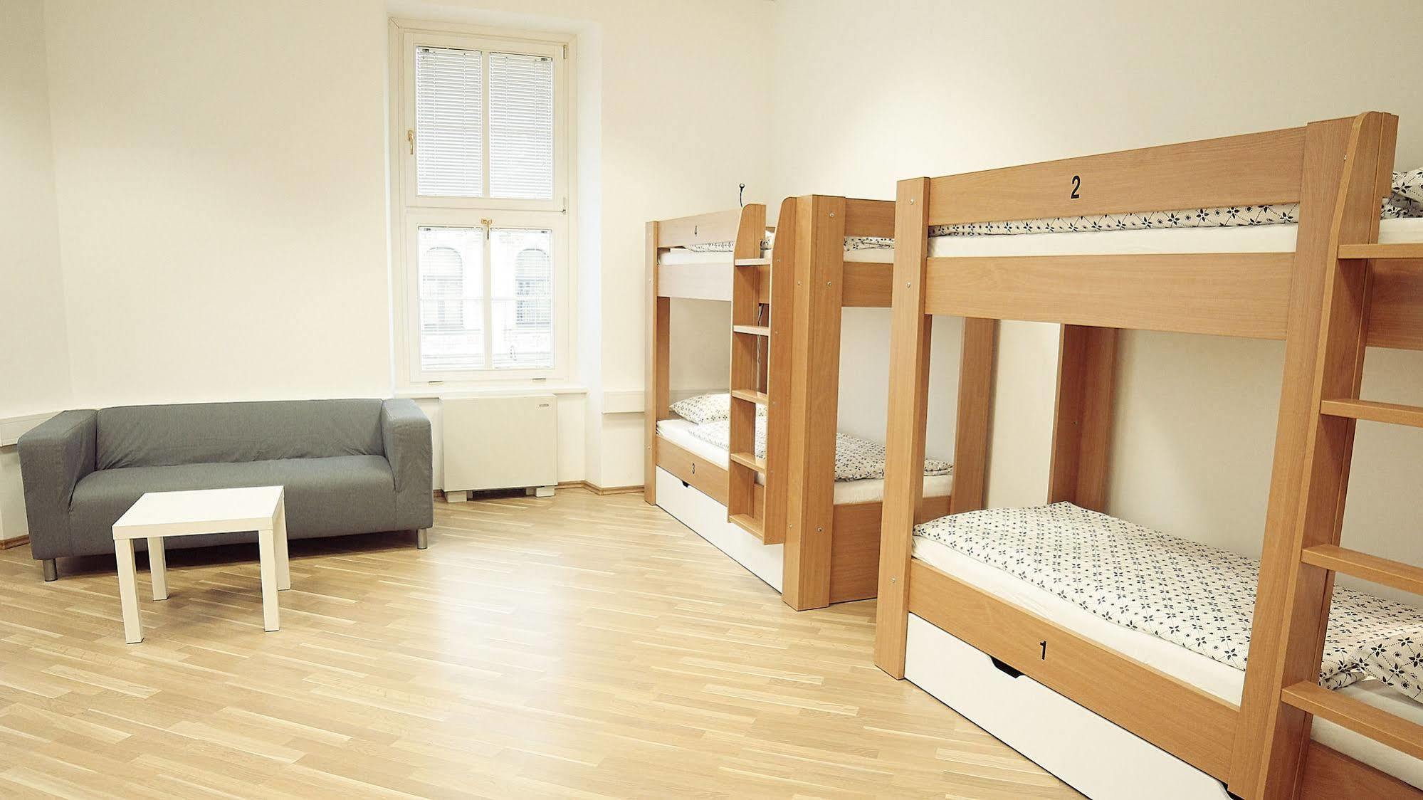 Hostel Folks Μπρατισλάβα Εξωτερικό φωτογραφία