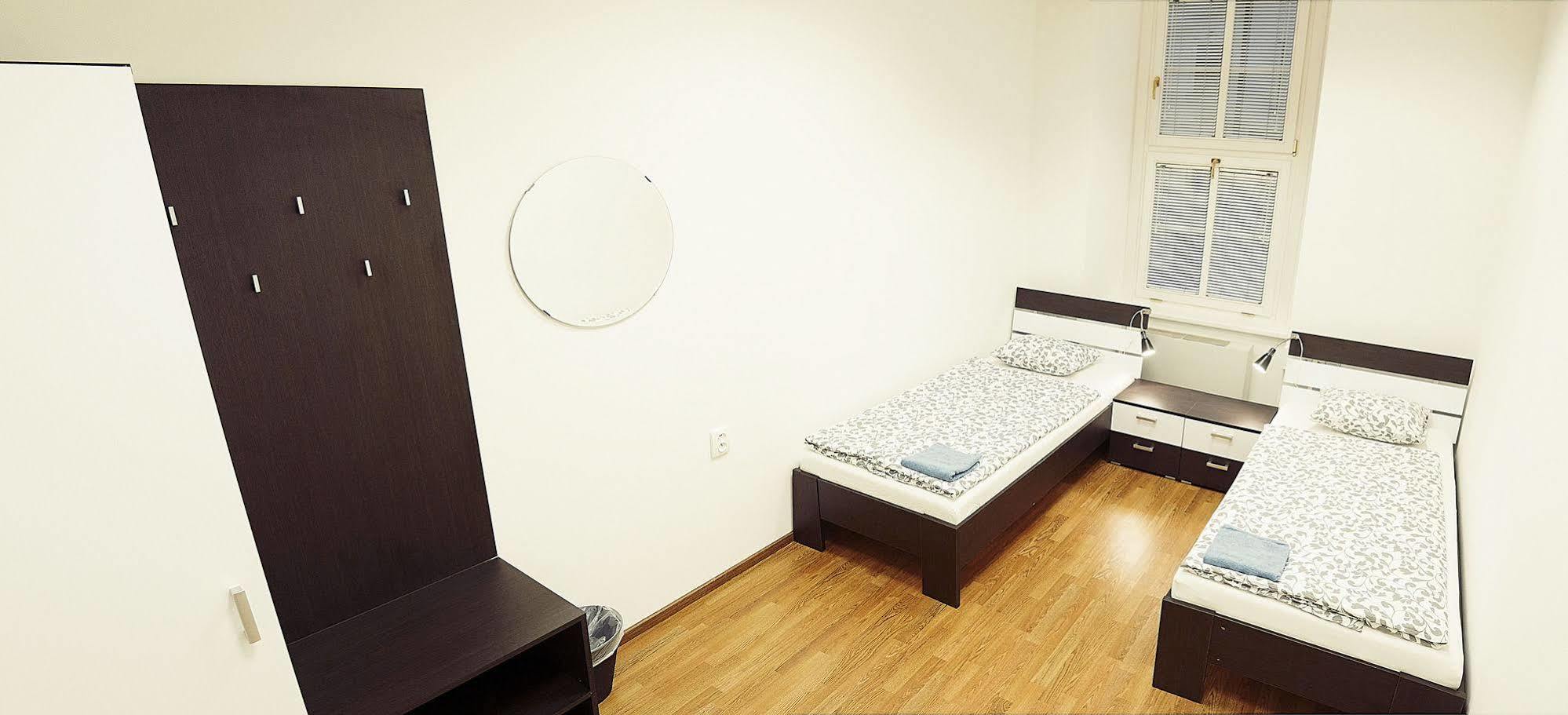 Hostel Folks Μπρατισλάβα Εξωτερικό φωτογραφία